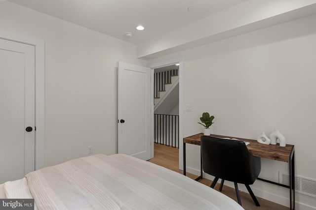 956 N 6TH ST, Philadelphia, PA 19123