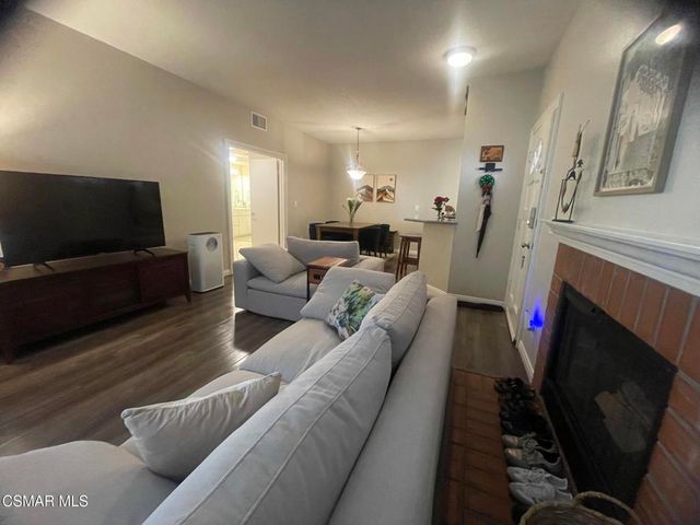 2394 Pleasant Way C, Thousand Oaks, CA 91362
