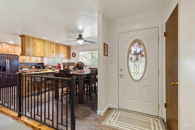 675 Mountain View Dr, Twin Falls, ID 83301