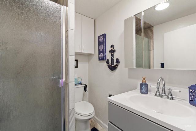 675 Mountain View Dr, Twin Falls, ID 83301