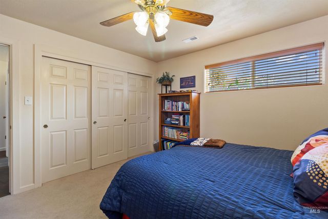 675 Mountain View Dr, Twin Falls, ID 83301