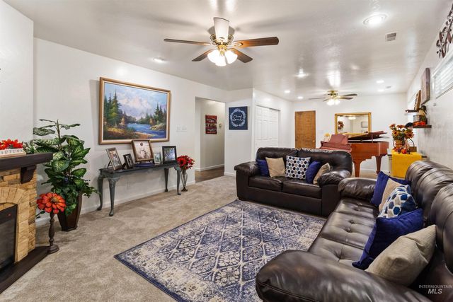 675 Mountain View Dr, Twin Falls, ID 83301