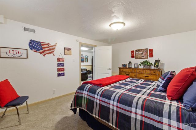 675 Mountain View Dr, Twin Falls, ID 83301