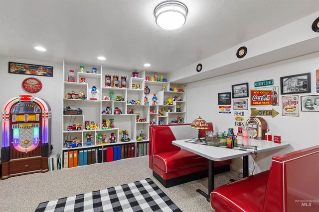 675 Mountain View Dr, Twin Falls, ID 83301