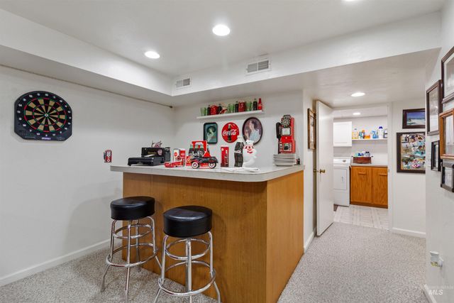 675 Mountain View Dr, Twin Falls, ID 83301