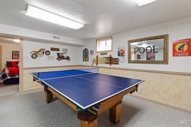 675 Mountain View Dr, Twin Falls, ID 83301