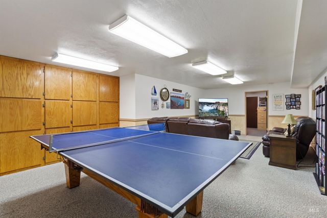 675 Mountain View Dr, Twin Falls, ID 83301