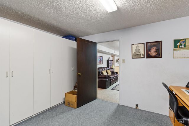 675 Mountain View Dr, Twin Falls, ID 83301