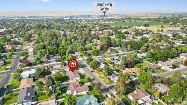 675 Mountain View Dr, Twin Falls, ID 83301