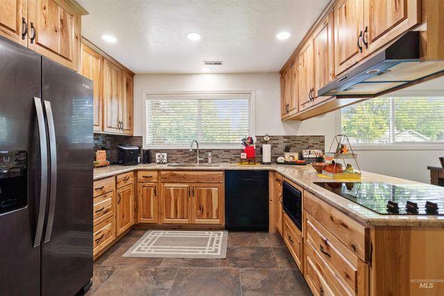 675 Mountain View Dr, Twin Falls, ID 83301