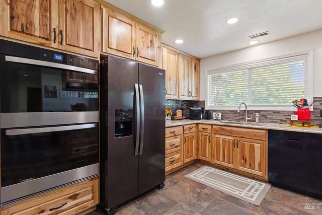 675 Mountain View Dr, Twin Falls, ID 83301