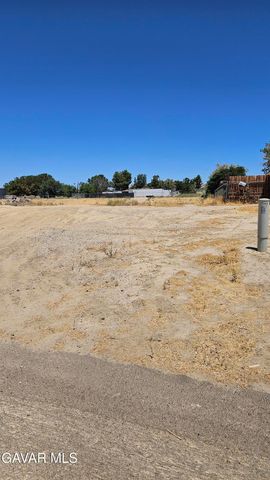 17837 Rawhide Avenue, Lake Los Angeles, CA 93591