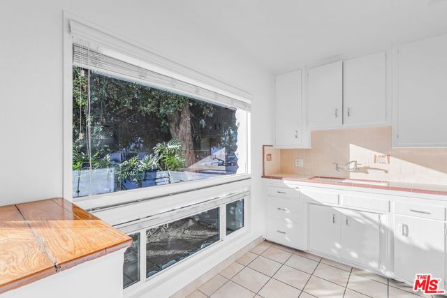 122 N CROFT Avenue 1, Los Angeles, CA 90048