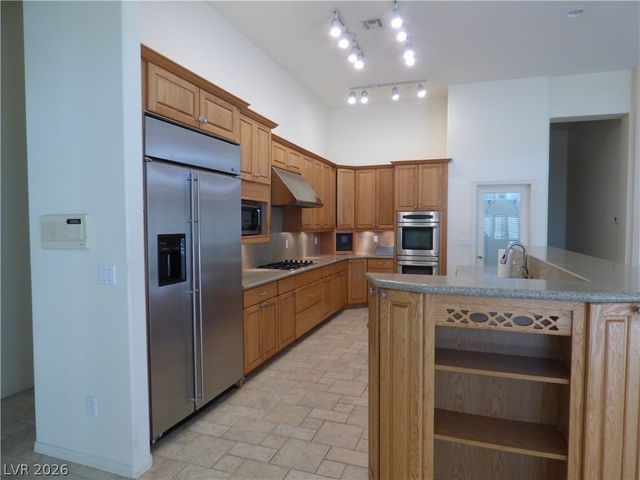 7695 Gilespie Street, Las Vegas, NV 89123