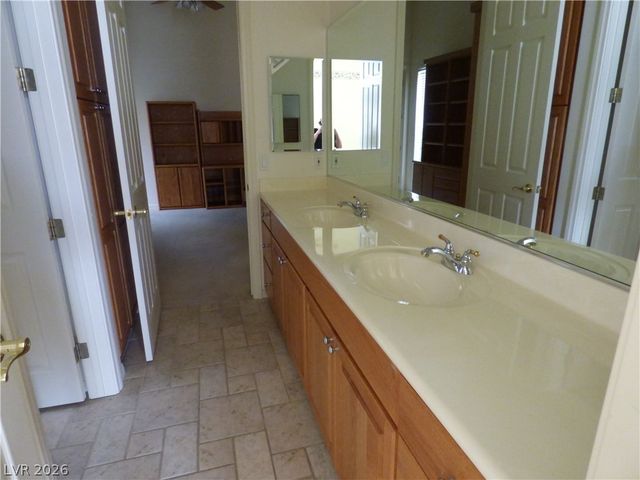 7695 Gilespie Street, Las Vegas, NV 89123