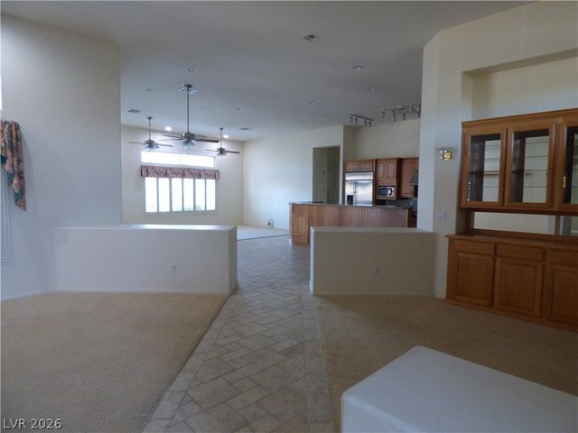7695 Gilespie Street, Las Vegas, NV 89123