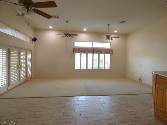 7695 Gilespie Street, Las Vegas, NV 89123