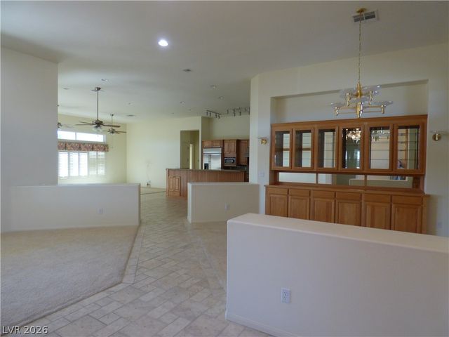 7695 Gilespie Street, Las Vegas, NV 89123