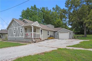 203 S Washington Street, Freeman, MO 64746