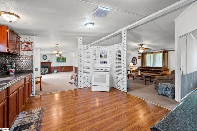 115 L C Drive, Laurens, SC 29360