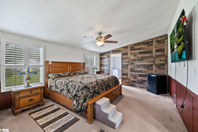 115 L C Drive, Laurens, SC 29360