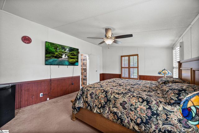 115 L C Drive, Laurens, SC 29360