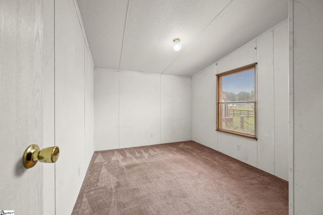 115 L C Drive, Laurens, SC 29360