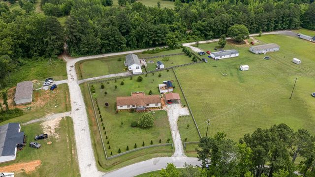 115 L C Drive, Laurens, SC 29360