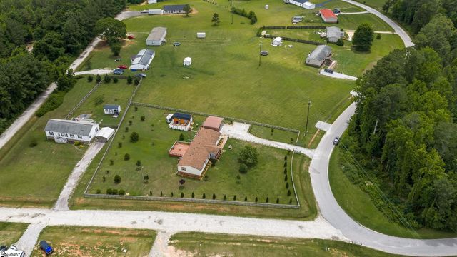 115 L C Drive, Laurens, SC 29360