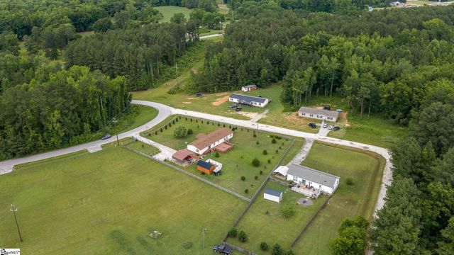 115 L C Drive, Laurens, SC 29360