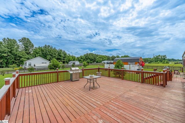 115 L C Drive, Laurens, SC 29360