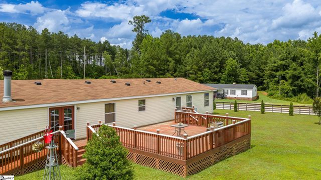 115 L C Drive, Laurens, SC 29360