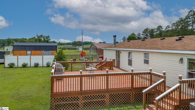 115 L C Drive, Laurens, SC 29360