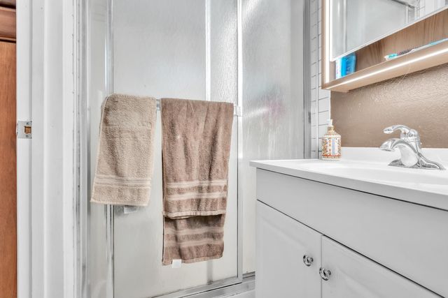 10406 Ambassador Dr, Rancho Cordova, CA 95670