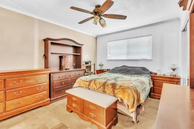 10406 Ambassador Dr, Rancho Cordova, CA 95670