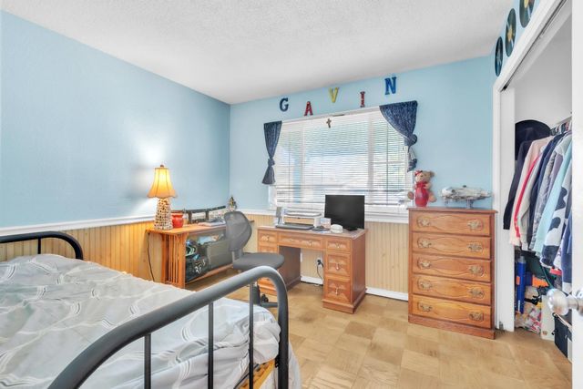 10406 Ambassador Dr, Rancho Cordova, CA 95670