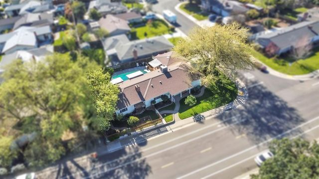 10406 Ambassador Dr, Rancho Cordova, CA 95670