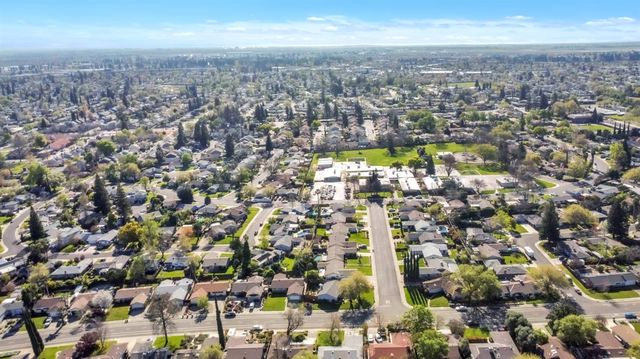 10406 Ambassador Dr, Rancho Cordova, CA 95670