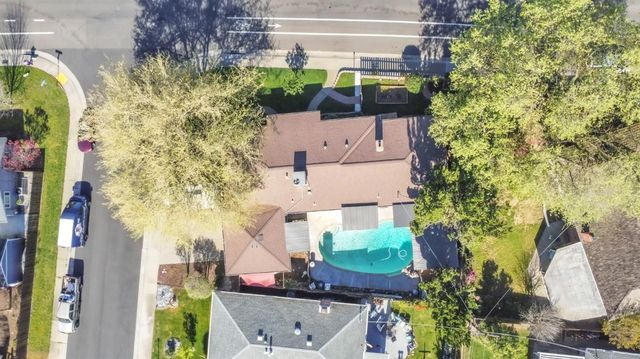 10406 Ambassador Dr, Rancho Cordova, CA 95670