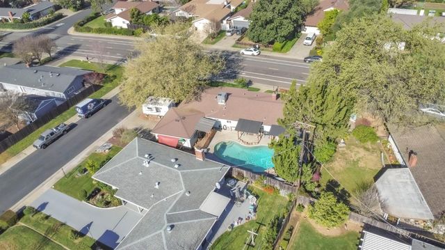 10406 Ambassador Dr, Rancho Cordova, CA 95670