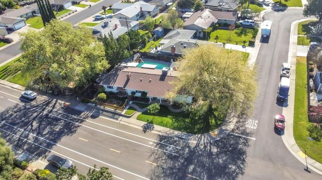 10406 Ambassador Dr, Rancho Cordova, CA 95670