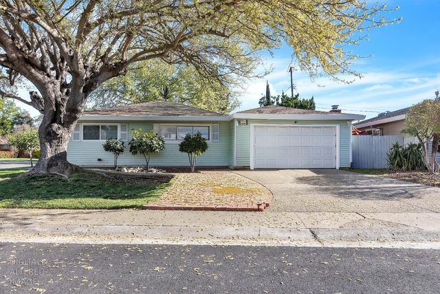 10406 Ambassador Dr, Rancho Cordova, CA 95670