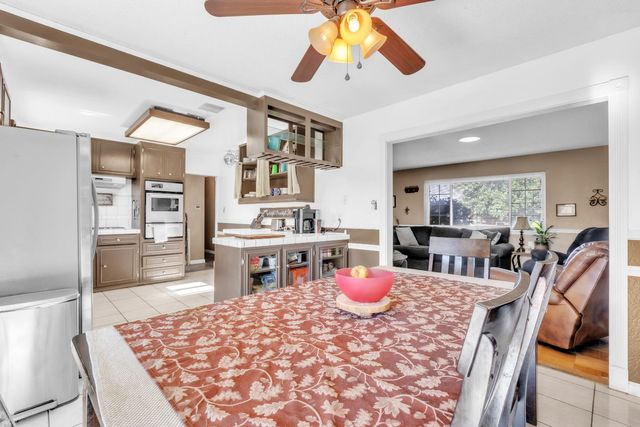 10406 Ambassador Dr, Rancho Cordova, CA 95670