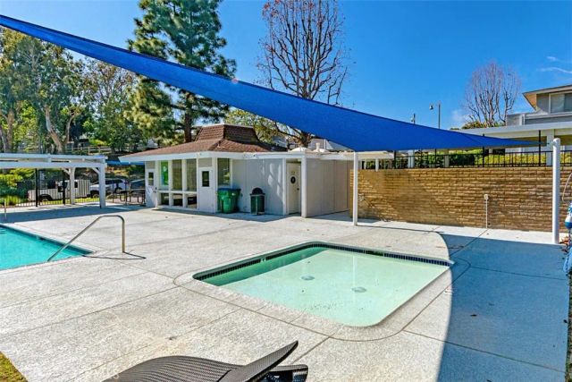 25965 Via Pera E2, Mission Viejo, CA 92691