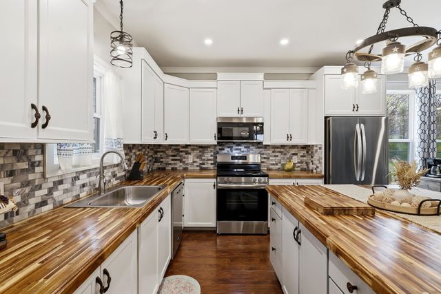 405 W Camp Street, Jefferson, TX 75657