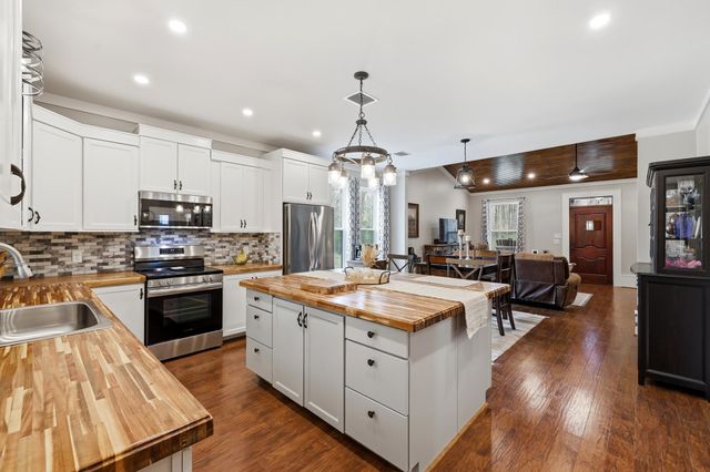 405 W Camp Street, Jefferson, TX 75657