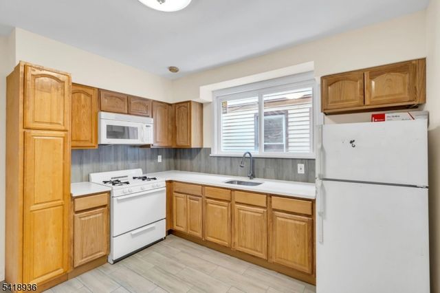 119 Clark Pl, Elizabeth City, NJ 07206