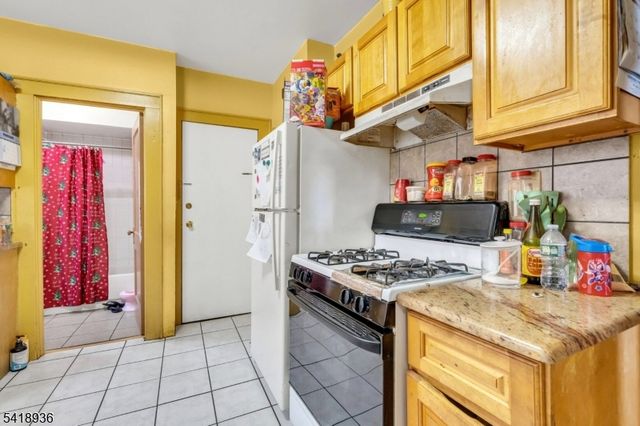 119 Clark Pl, Elizabeth City, NJ 07206