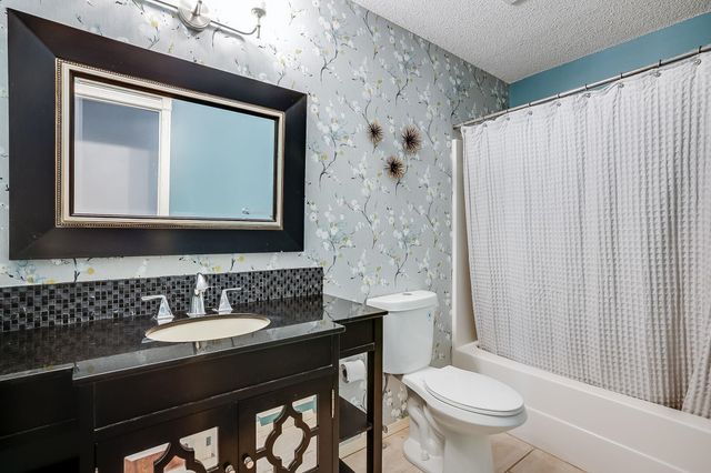 2455 N Regency Lakes Ct, Wichita, KS 67226