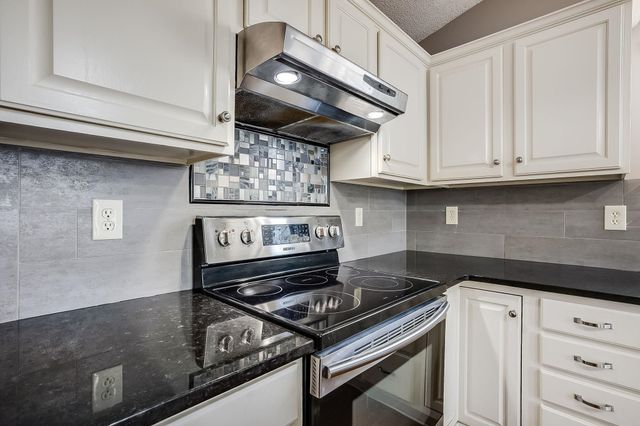 2455 N Regency Lakes Ct, Wichita, KS 67226